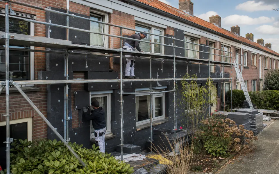Rijtjeshuis verduurzamen zonder chaos: een praktische volgorde
